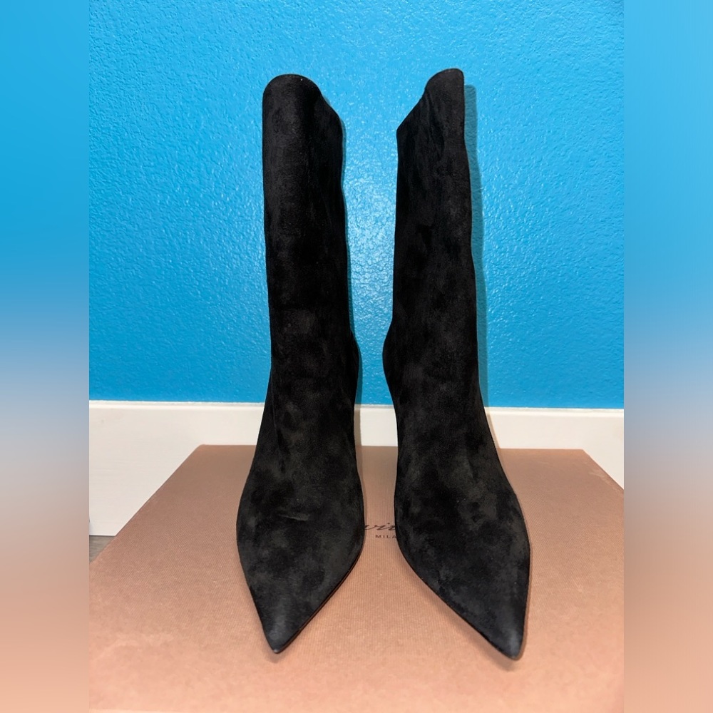 Gianvito Rossi suede boots size 38 black
